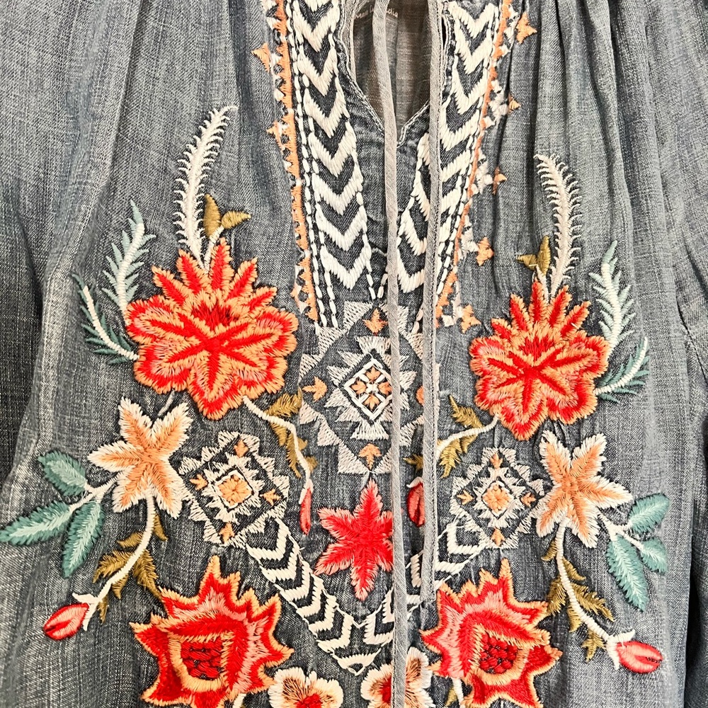 Karyn Seo Embroidered Denim Blouse with Floral Accents - Picture 3 of 3